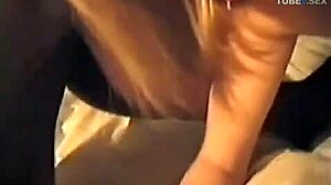 Аматьорска двойка снима себе си да се наслаждава на секс касетата