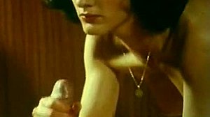 Sex în grup, muie și futai hardcore într-un film italian retro