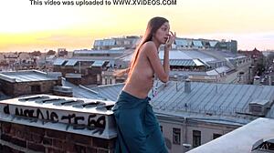 สาวรัสเซีย Sofy B แสดงร่างกายสวยงามของเธอในที่สาธารณะ