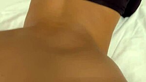 Cumshot és creampie egy otthoni anális szex videóban