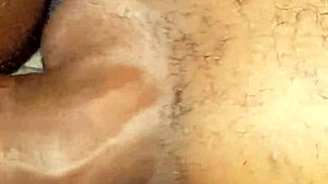 Pau preto grande fode uma buceta peluda depois de uma histerectomia
