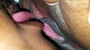 Adolescenta de culoare de 18 ani experimentează sex intens în POV cu un cocoș negru mare